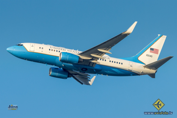 Boeing C-40B BBJ (737-7CP)