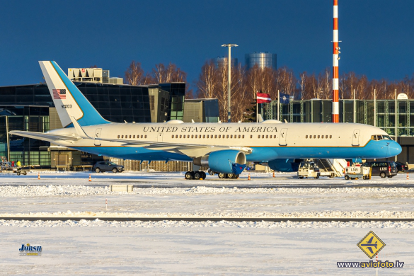 Boeing C-32A (757-2G4)