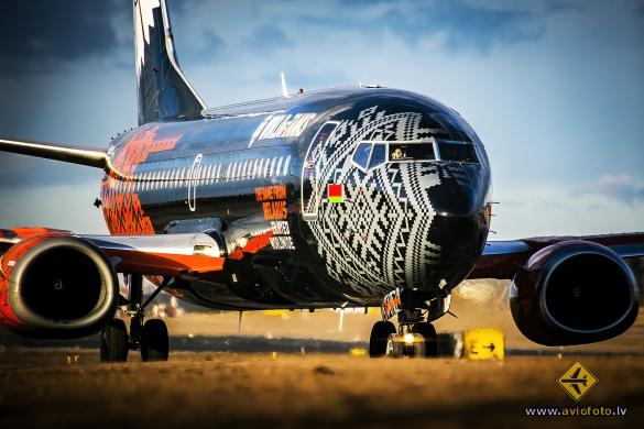 Boeing 737-3Q8