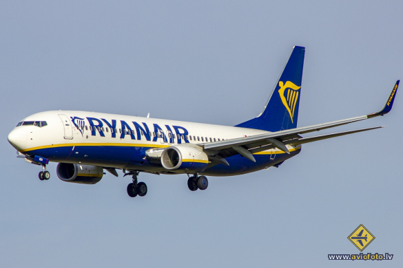 Boeing 737-8AS
