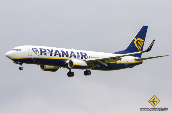 Boeing 737-8AS