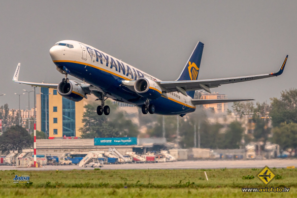 Boeing 737-8AS