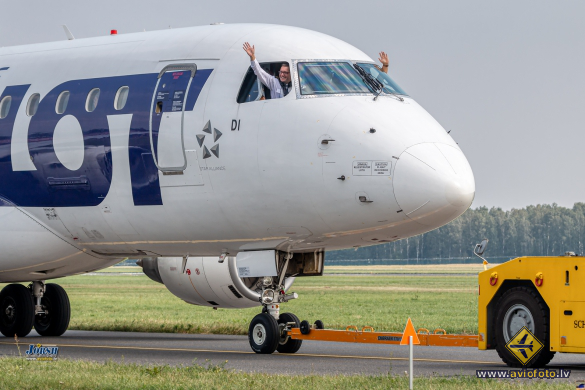 Embraer 170STD (ERJ-170-100STD)