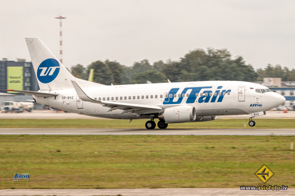 Boeing 737-524