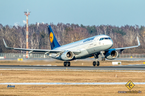 Airbus A320-214