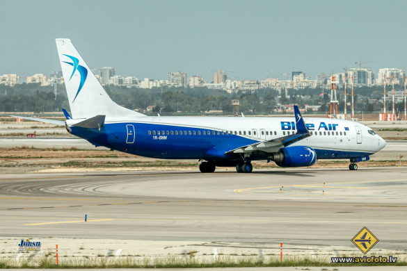 Boeing 737-82R