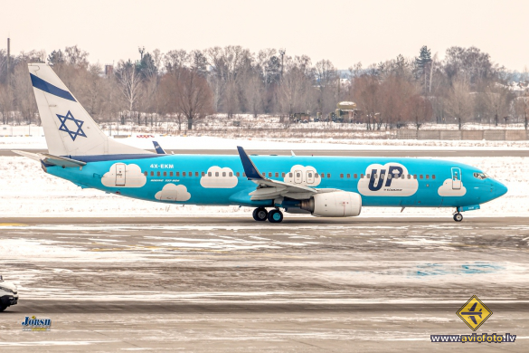 Boeing 737-804