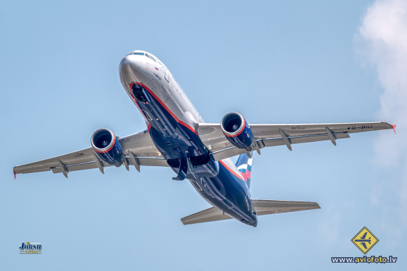 Airbus A320-214