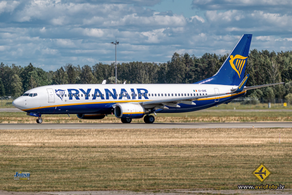 Boeing 737-8AS