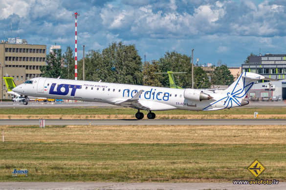 Bombardier CRJ-900ER (CL-600-2D24)