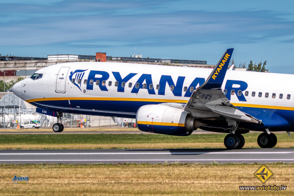 Boeing 737-8AS