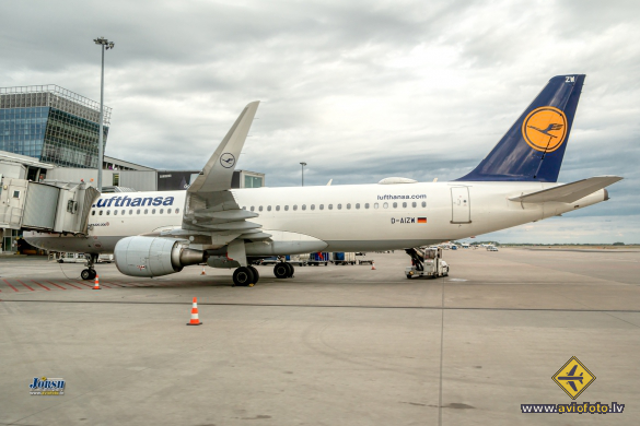 Airbus A320-214