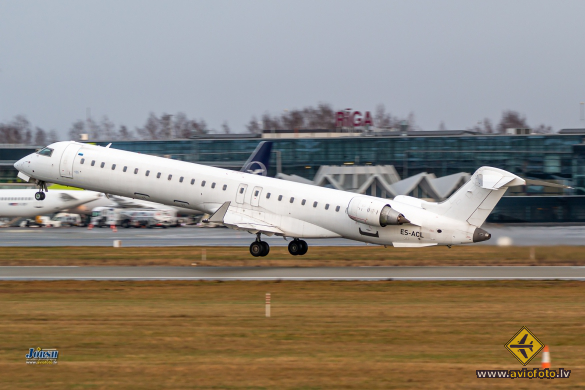 Bombardier CRJ-900LR (CL-600-2D24)