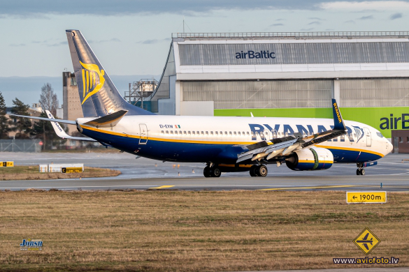Boeing 737-8AS