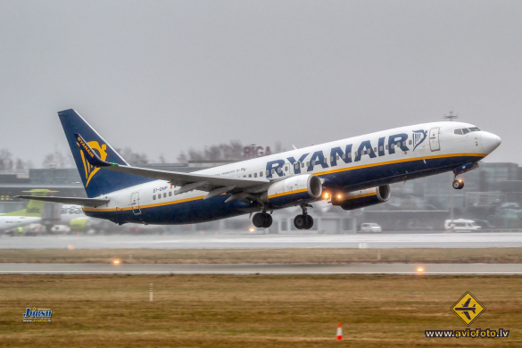 Boeing 737-8AS
