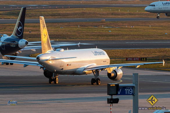 Airbus A320-211