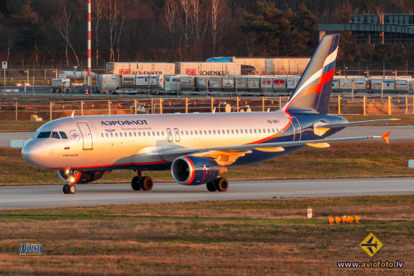 Airbus A320-214