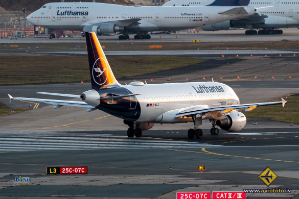 Airbus A319-114