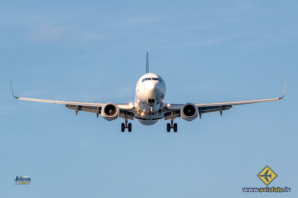 Boeing 737-8SA