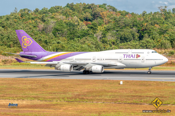 Boeing 747-4D7