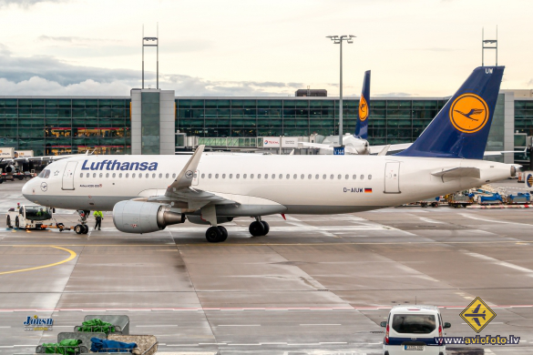 Airbus A320-214
