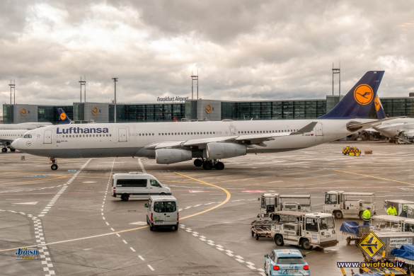 Airbus A340-313