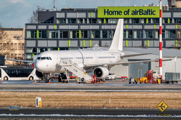 Airbus A321-211