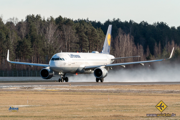 Airbus A320-214