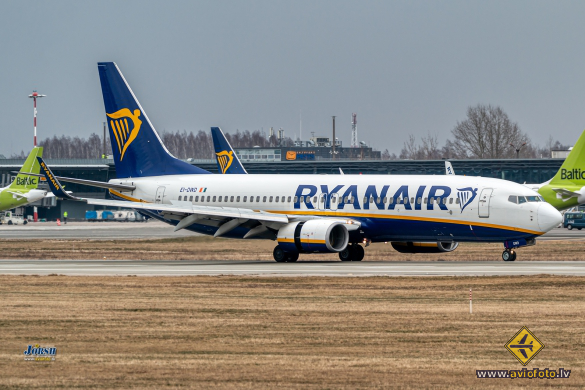 Boeing 737-8AS