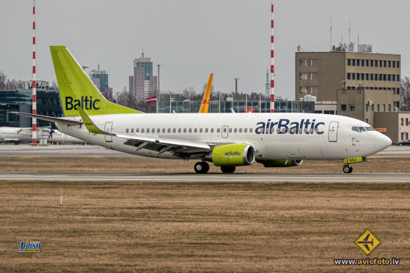 Boeing 737-36Q