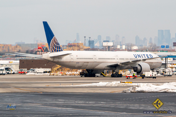 Boeing 777-322/ER