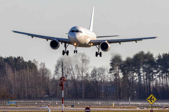 Airbus A320-214