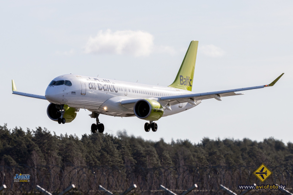 Airbus A220-300