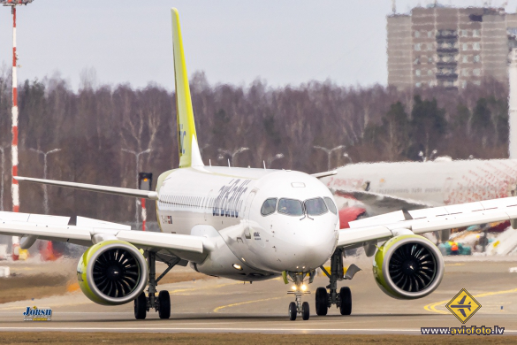 Airbus A220-300