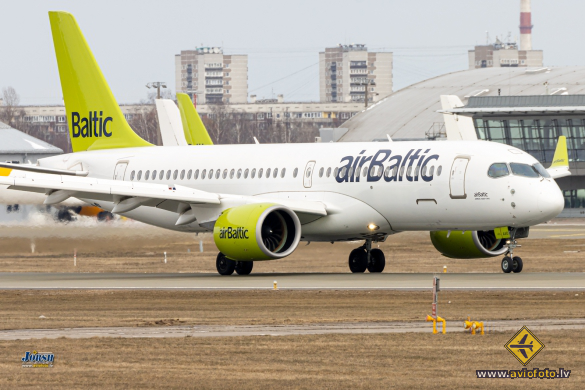 Airbus A220-300