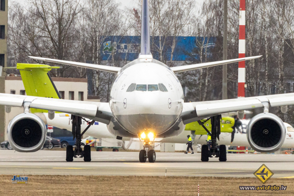 Airbus A330-343