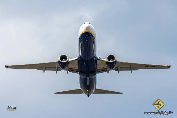 Boeing 737-8AS