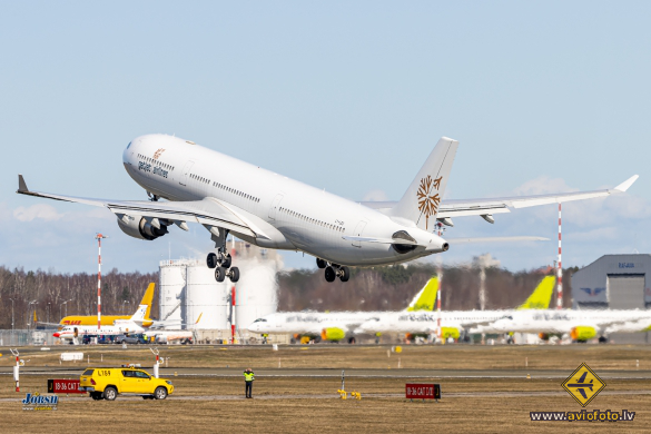 Airbus A330-302