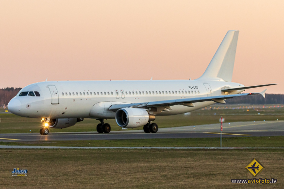 Airbus A320-214