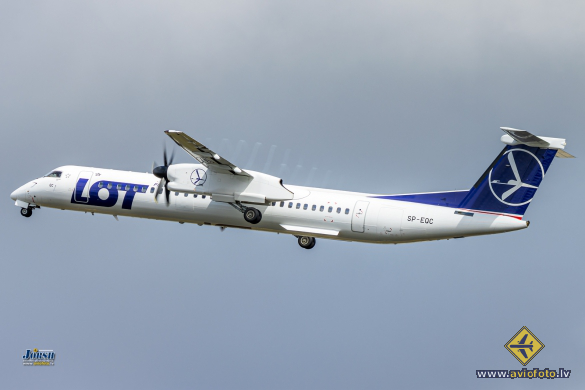 Bombardier DHC-8-402 Q400