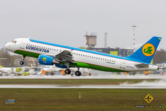 Airbus A320-214