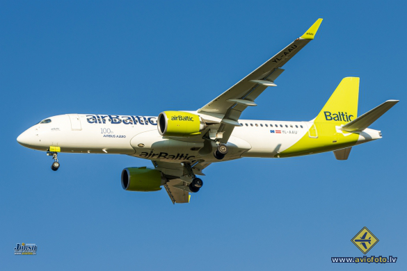 Airbus A220-300