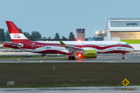 Airbus A220-300
