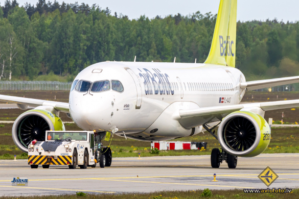 Airbus A220-300