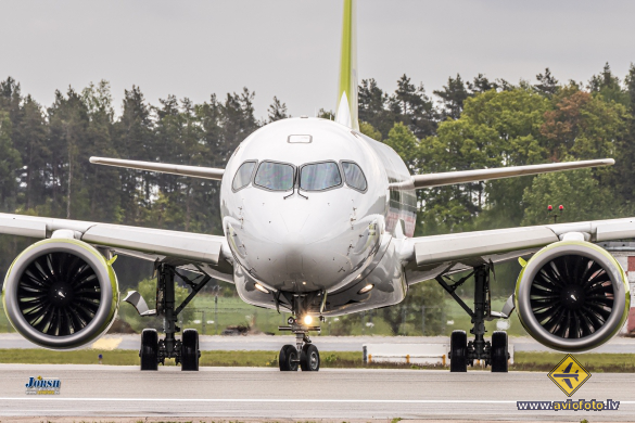 Bombardier CSeries CS300 (BD-500-1A11)