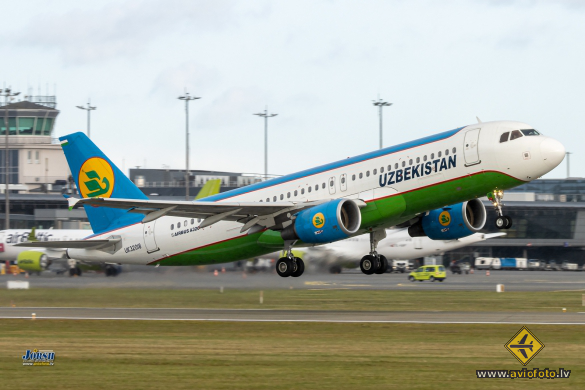 Airbus A320-214