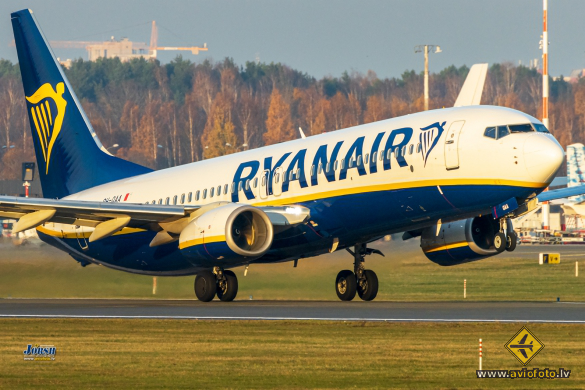 Boeing 737-8AS