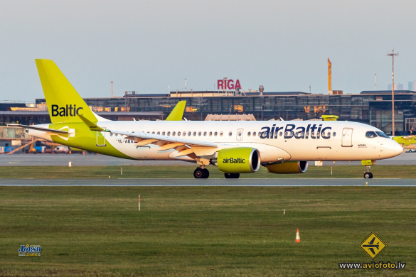 Airbus A220-300