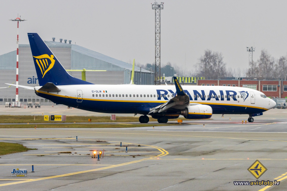 Boeing 737-8AS