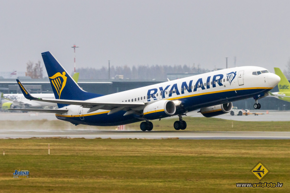 Boeing 737-8AS